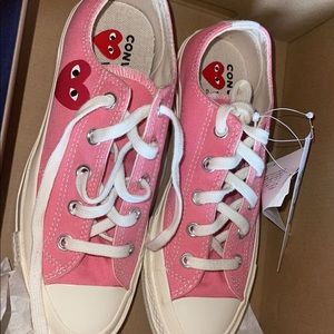 I’m selling these they were a size little.